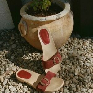 Doen Mercata Sandal in Burgundy Suede 38